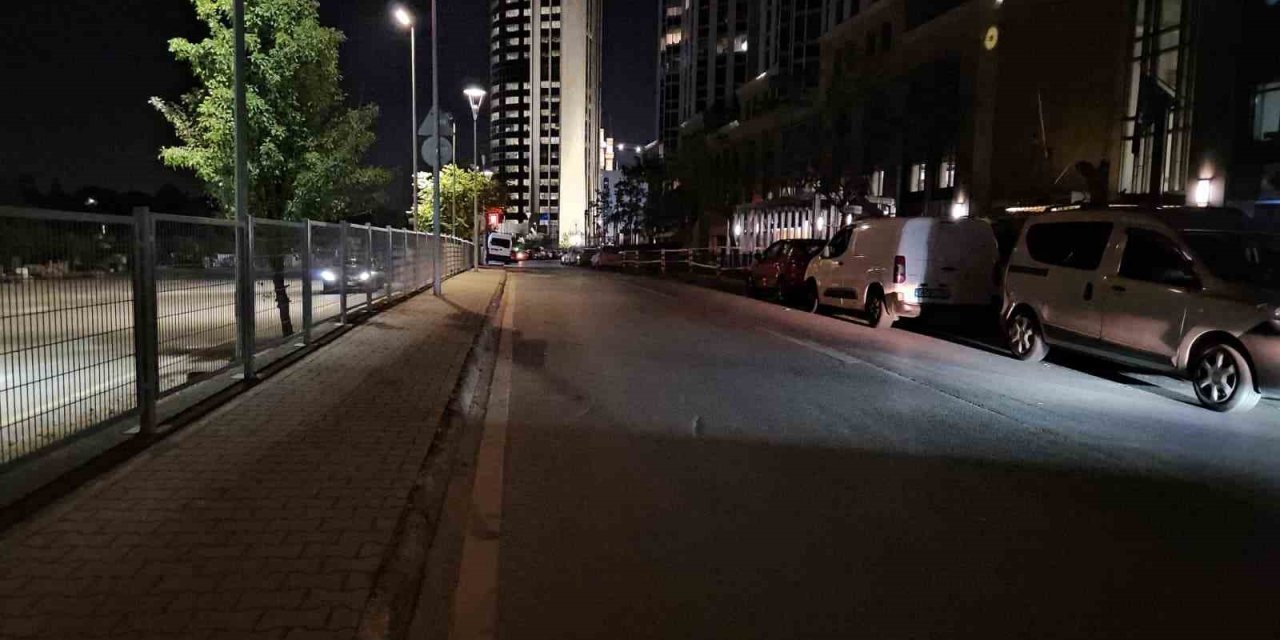 Özel banka güvenlik görevlisi nöbet değişiminde 2 arkadaşını vurdu