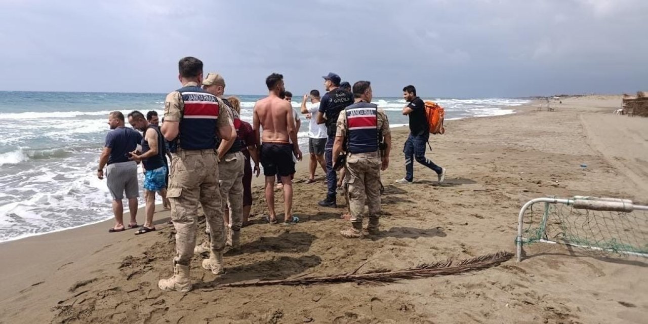 Serinlemek için denize giren 2 kardeşten biri öldü, diğeri yaşam mücadelesi veriyor