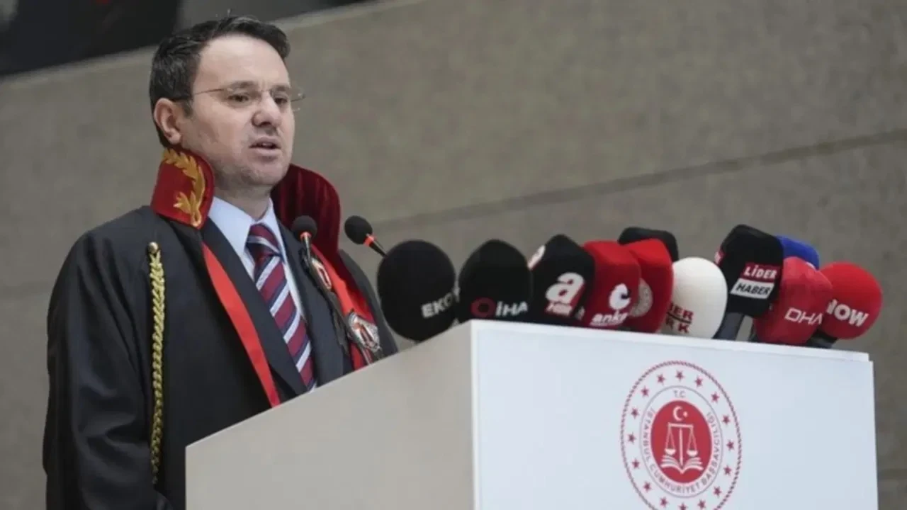 Savcı Akın Gürlek'in evinin çevresinde gözaltına alınan şüpheliler adliyeye sevk edildi