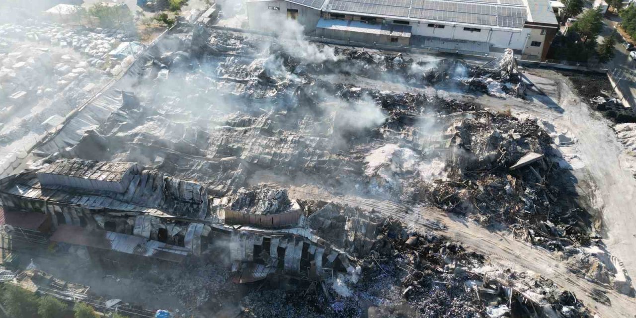 Niğde OSB’deki fabrika yangını 10 saatlik çalışma ile söndürüldü