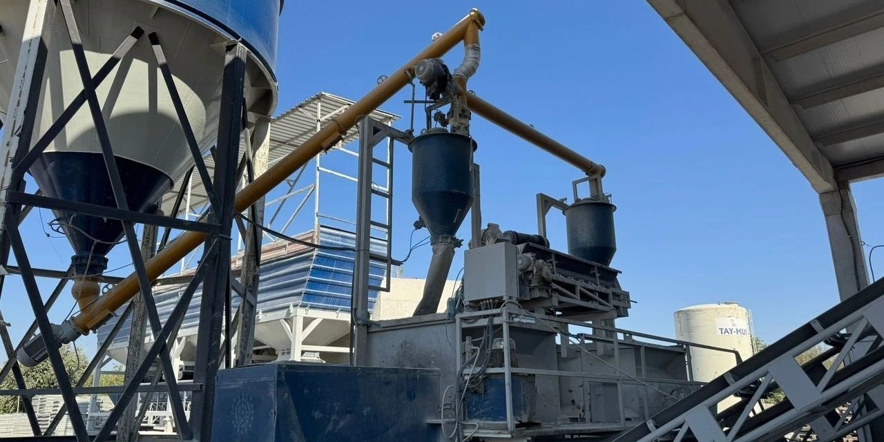 Fabrikada feci son: Beton mikserine düşerek can verdi