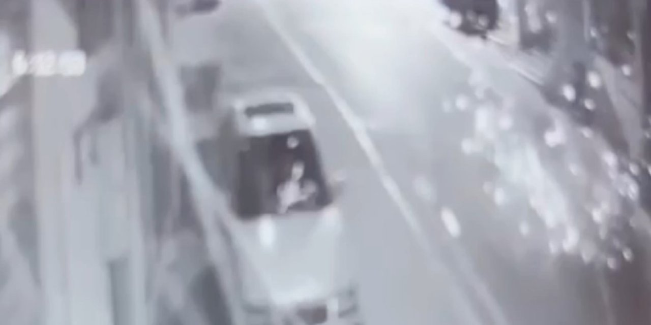 Elindekini atıp kaçtı: Mahalleyi ayağa kaldırdı