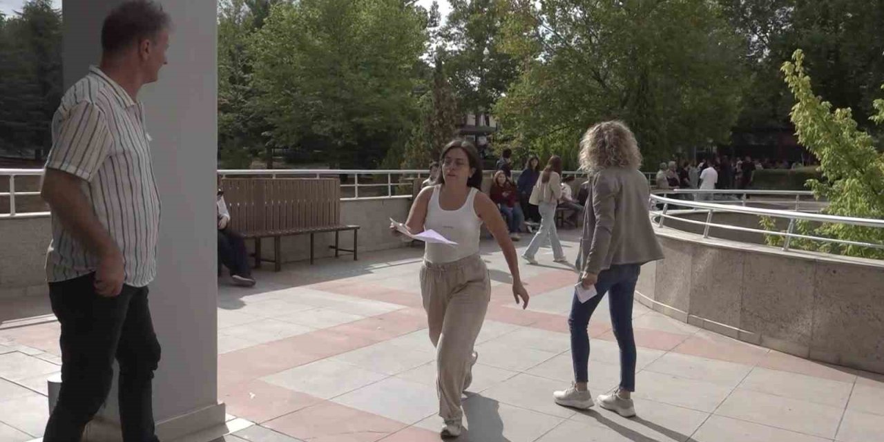 Yine Kapılar Tekmelendi Yine Yalvarmalar Bitmedi