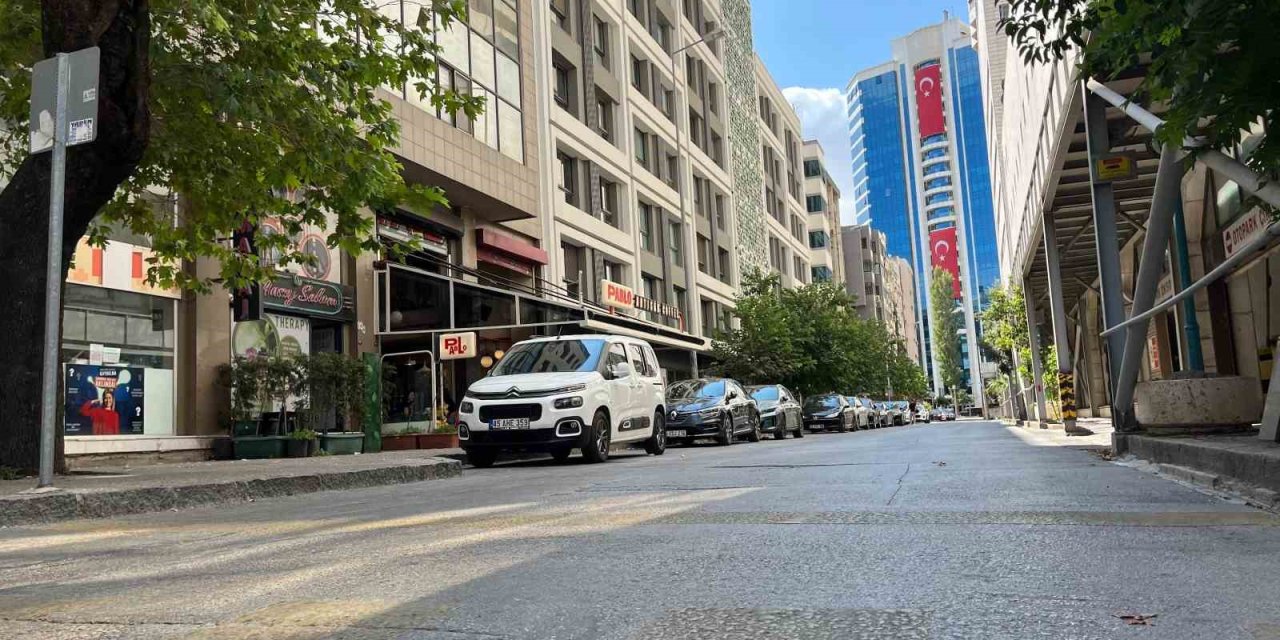 Şiddetli Deprem: 2 Bina Yıkıldı