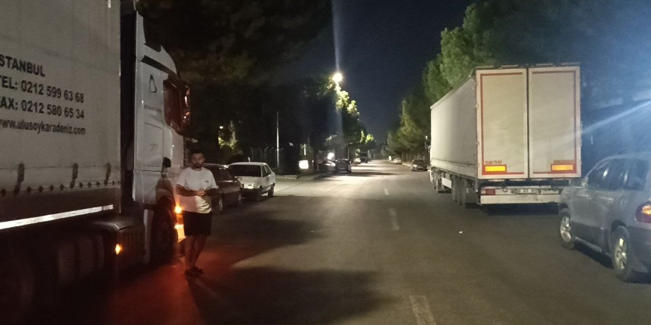 Beko saatlerce bekletti, şoförler sinirlendi