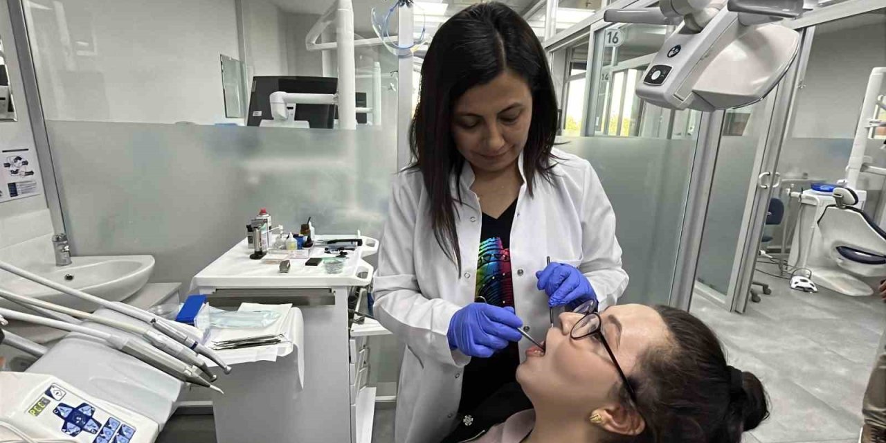 Ağız ve Diş Sağlığı, Sadece Gülüşünüzü Değil Tüm Vücudunuzu Etkiliyor