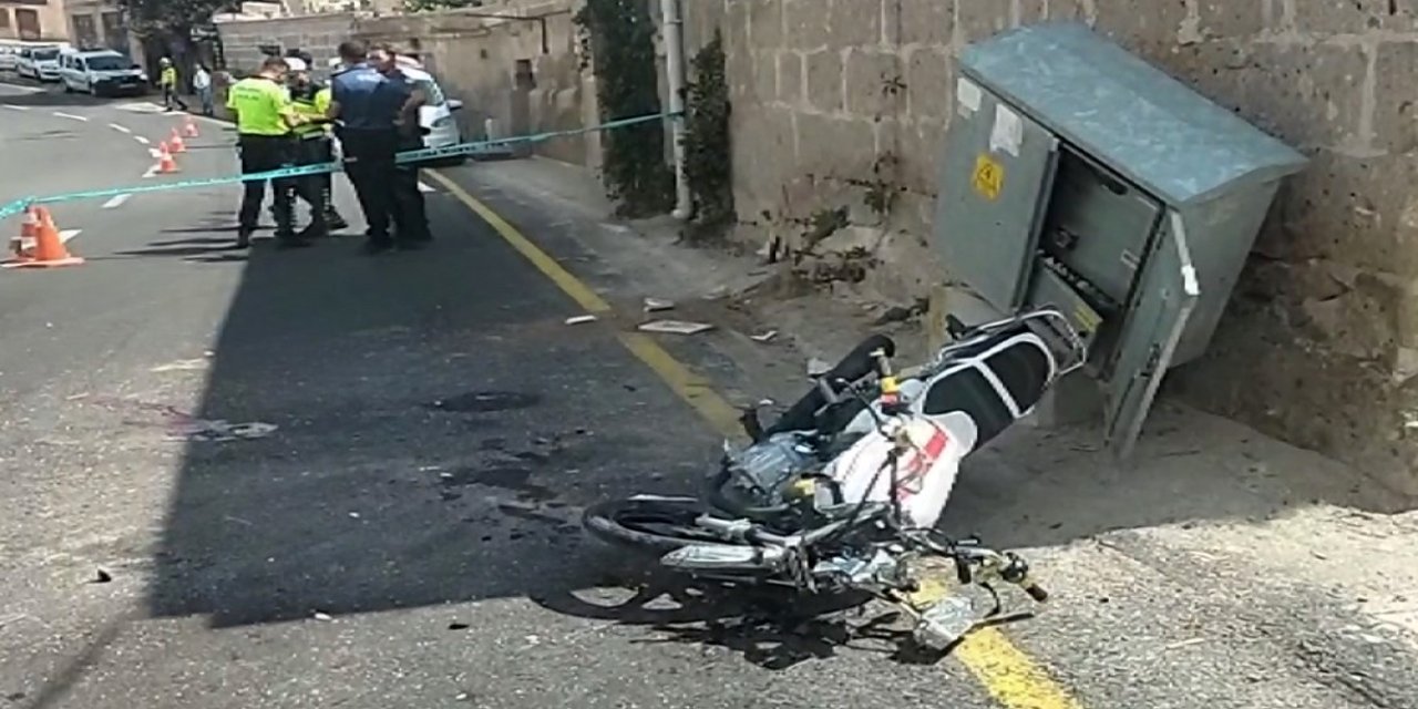 Motosikletli 2 öğrenci okul yolunda kaza yaptı: Durumları ağır