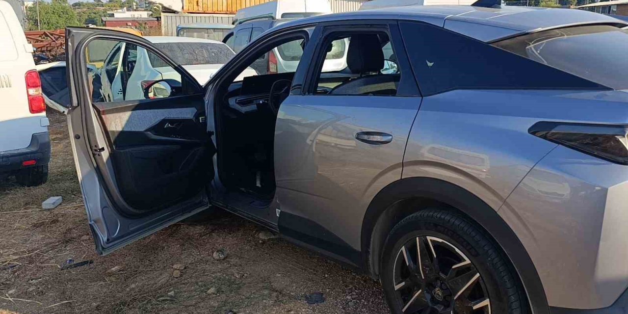 Kiraladığı araçta başından vurulmuş bulundu