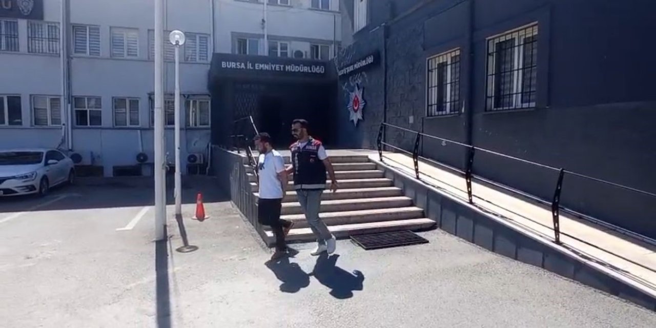 ATM'de tuzak: Gelenleri sahte dekontla dolandırdı