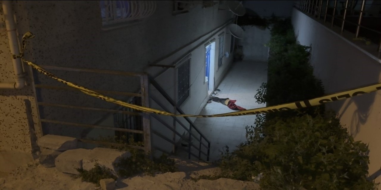 Polise saldıran kadın, vurularak durduruldu