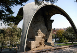 Selçuklu Sarayı onarılmayı bekliyor!