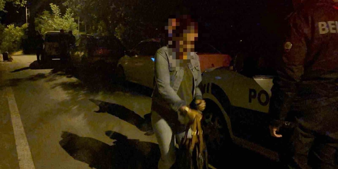 Alkol alırken tartıştığı erkek arkadaşını göğsünden bıçakladı