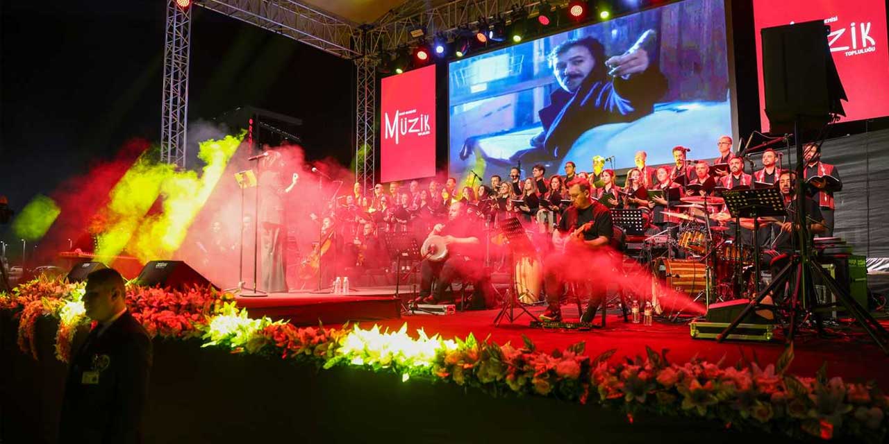 Selçuklu’da Ferdi Tayfur Şarkılarıyla Nostalji Dolu Gece