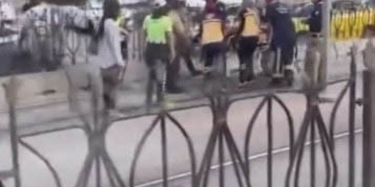 Beyoğlu’nda tramvayın yayaya çarptığı anlar kamerada