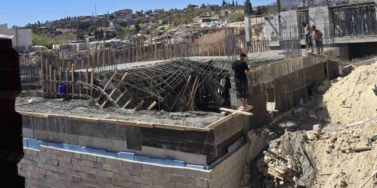Beton dökümü esnasında tabla çöktü
