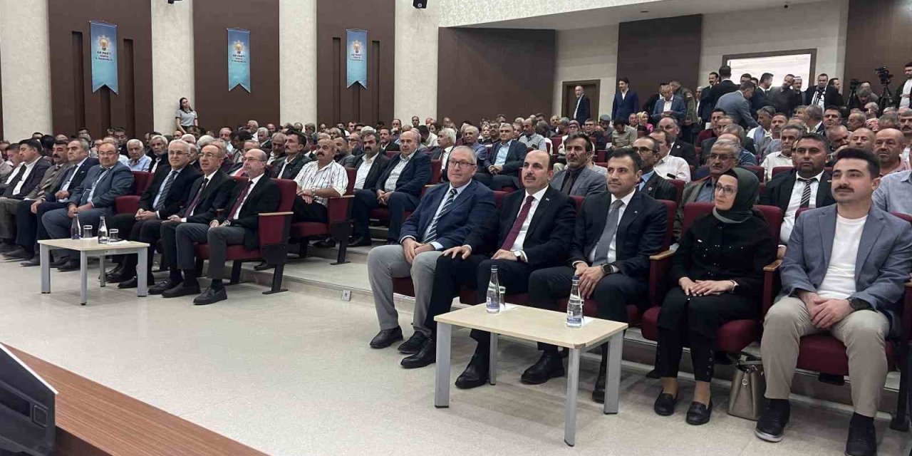 Fotoğrafta gülen yok! Konya'yı yönetenler bir araya geldi