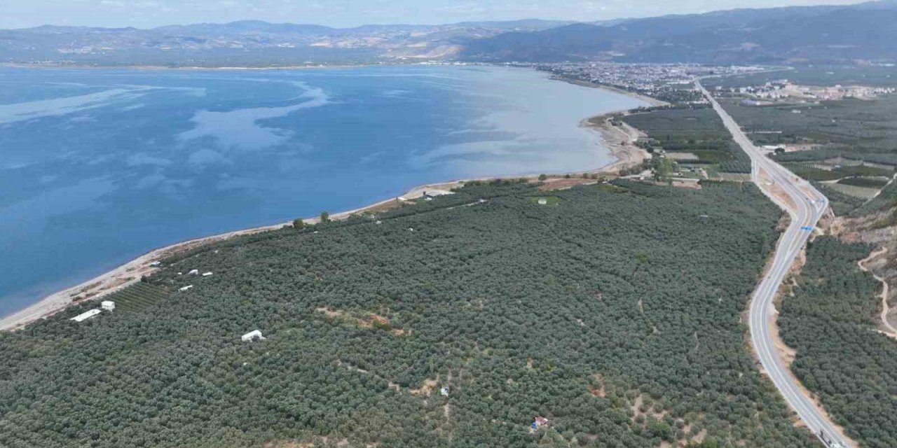 Türkiye'nin bir gölü daha can çekişiyor