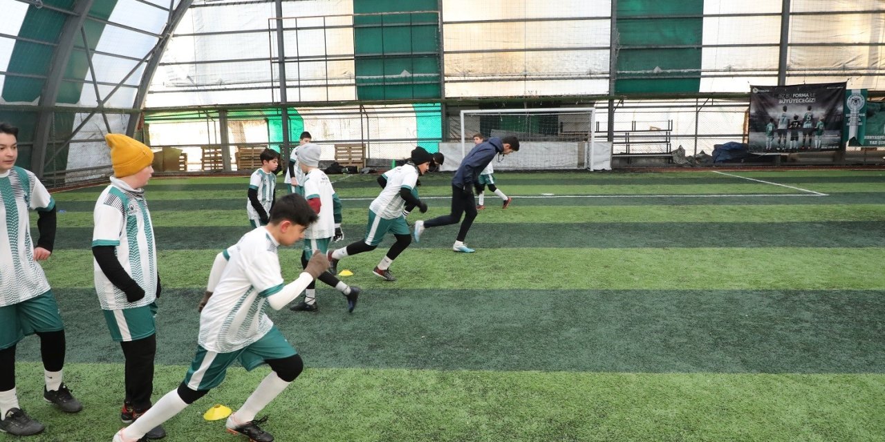 Karatay Spor Okulları'nda Kayıtlar Başladı! Eğitimler Bu Merkezlerde Yapılacak