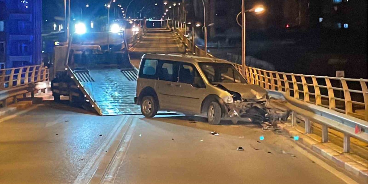Konya plakalı araç Karaman'da üstgeçidi savaş alanına çevirdi