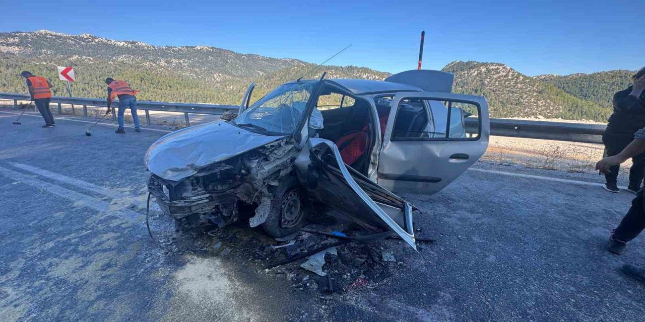 Konyalı aile Antalya'da kaza yaptı