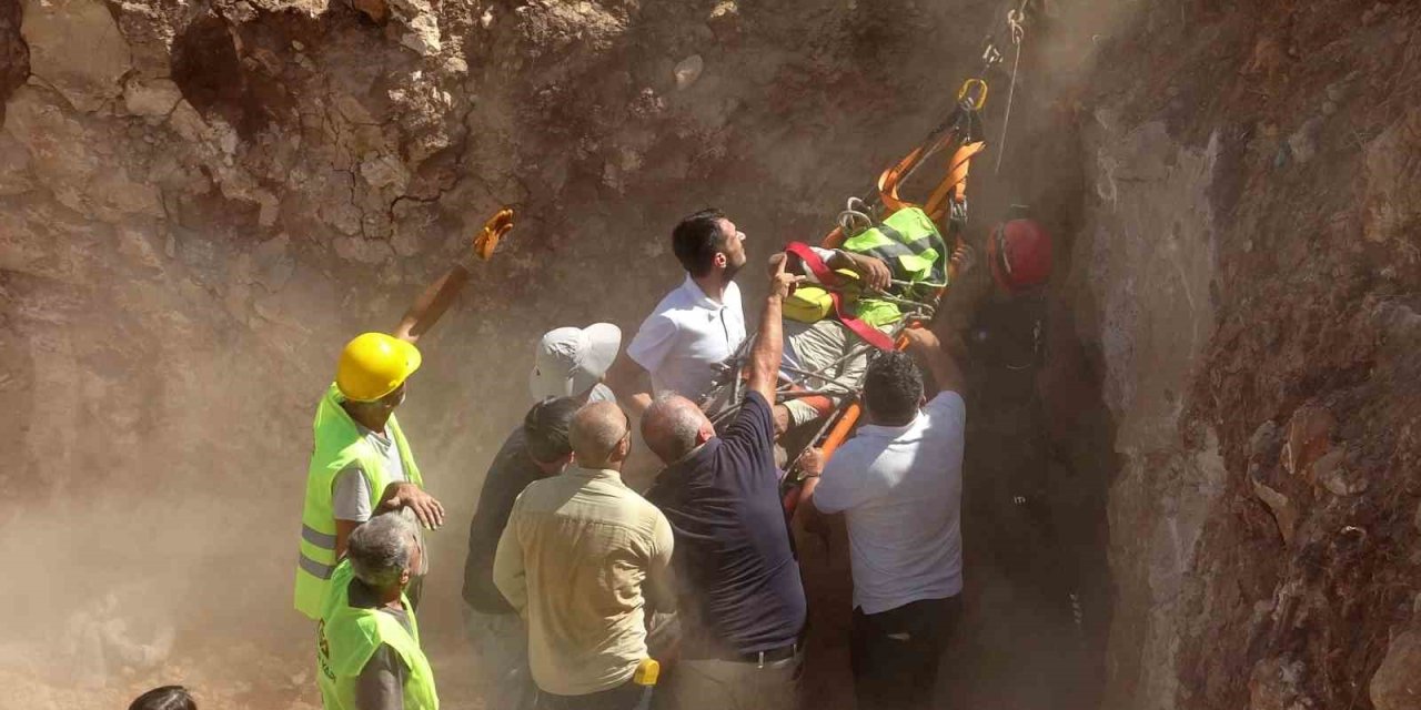 Akdeniz Üniversitesi Kampüsü'nde iş kazası: İşçinin koluna demir saplandı