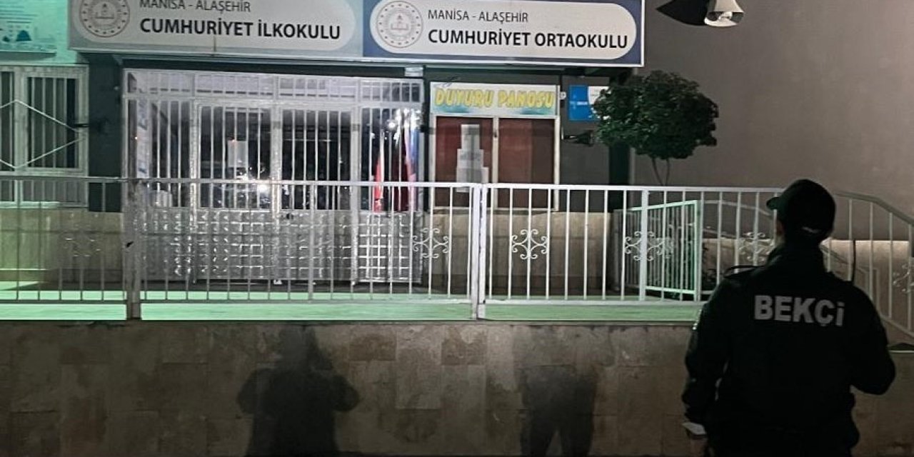 Bekçilerden Gece Mesaisi: Okul Çevrelerinde Güvenlik Denetimi