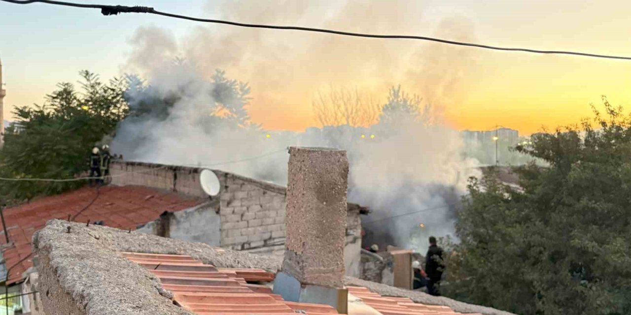 Yangını fark eden anneanne 2 torununu alevlerden kurtardı