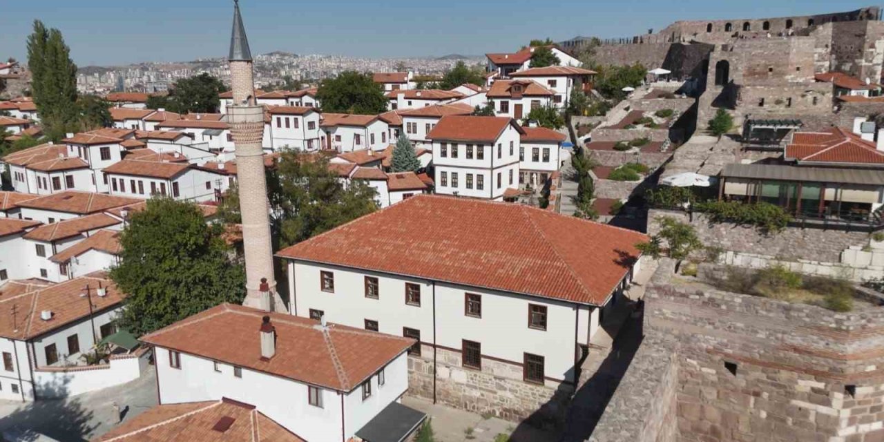 1073’te Fethedilen Ankara Kalesi’ndeki Sultan Alaaddin Camii, Selçuklu Mirasını Yaşatıyor