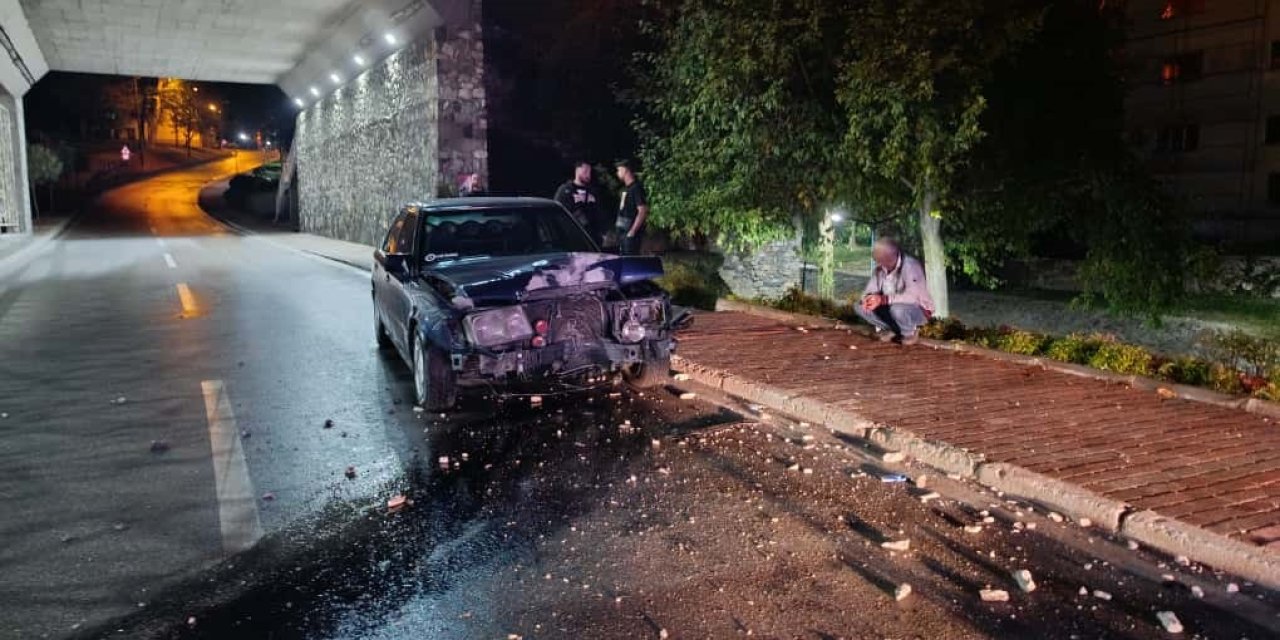 Kaza yapan alkollü sürücü, ehliyetini vermemek için kaçtı