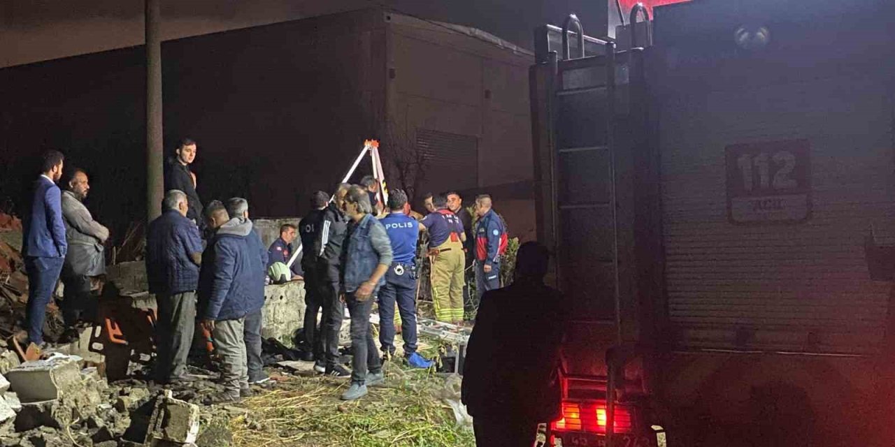 Hurda toplarken kuyuya düşen genç hayatını kaybetti