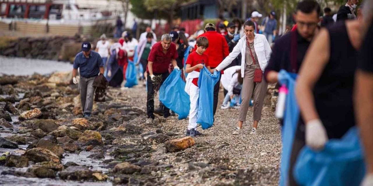 Sokaklarına çöpten girilmeyen İzmir'de, belediye temizlikte rekor kırmaya çalışıyor