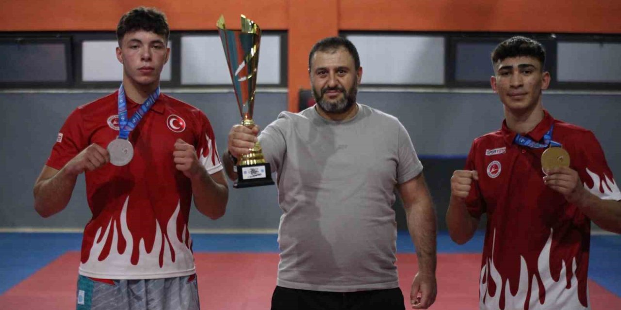 Konyalı şampiyon kick boksçuların hedefi dünya şampiyonluğu