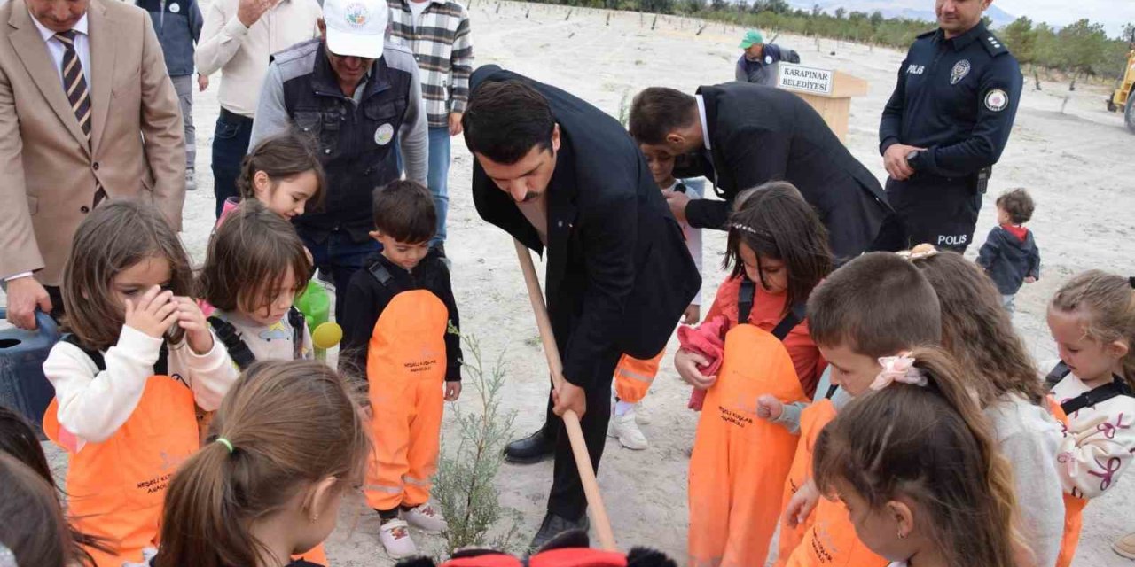 Karapınar’da Minik Eller Fidan Dikti, Geleceğe Nefes Oldu