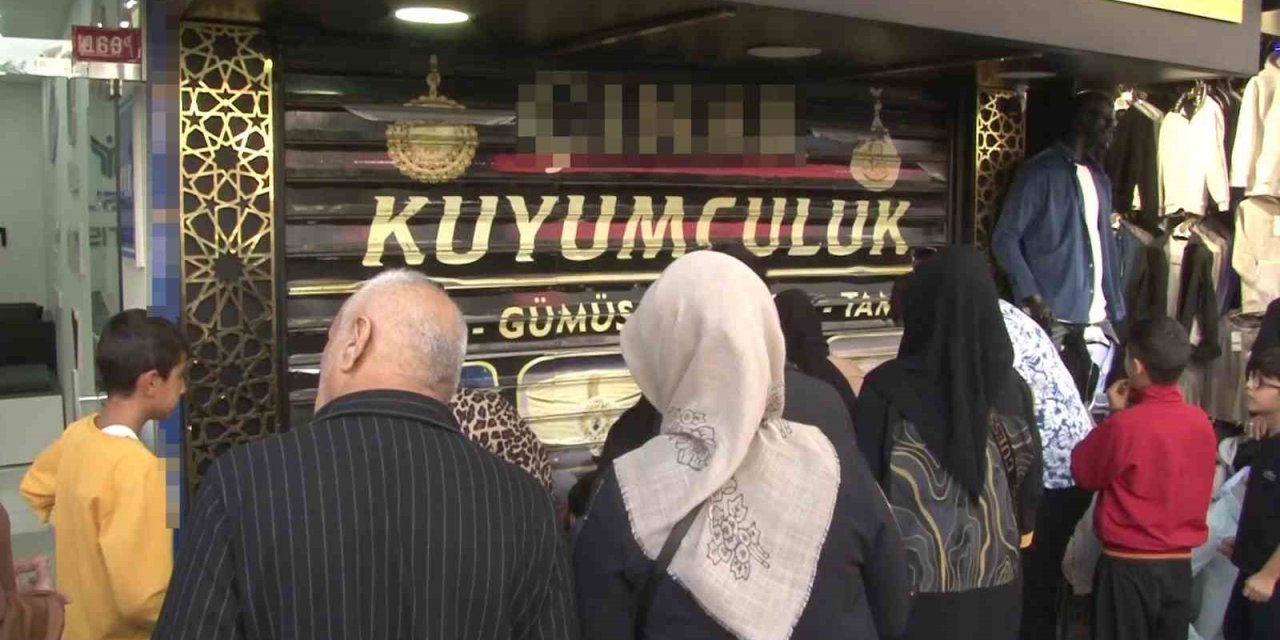 Yatırım Vaadiyle Altın Toplayıp Kaçtı, Vitrindeki Altınlar İmitasyon Çıktı