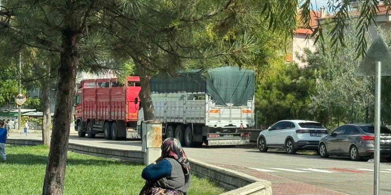 Vatandaşlar ağır tonajlı araçlardan şikayetçi