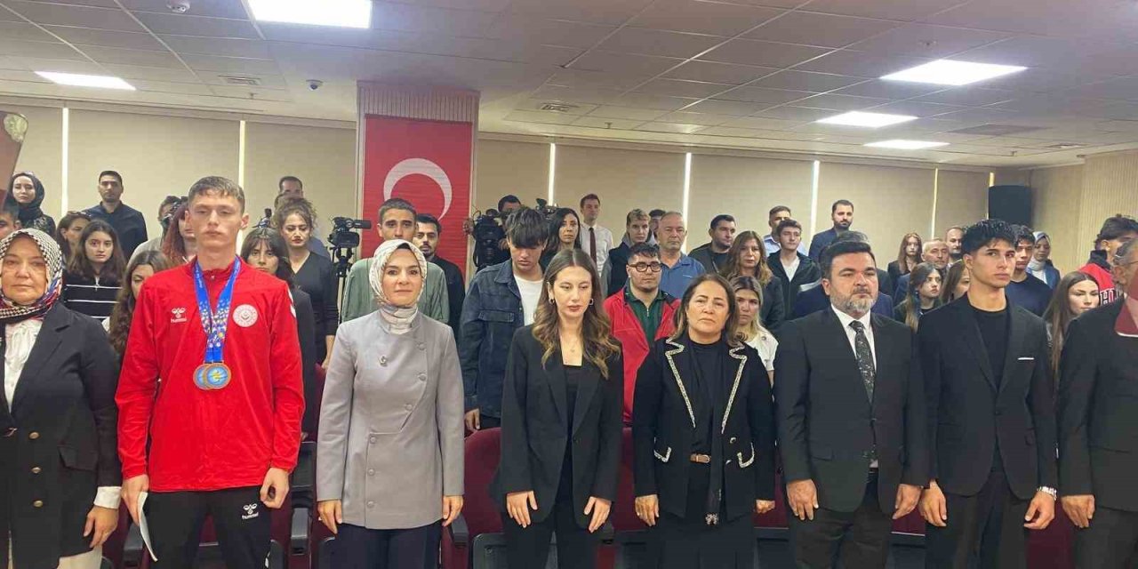 Devlet korumasındaki 742 genç kamuya yerleştirildi