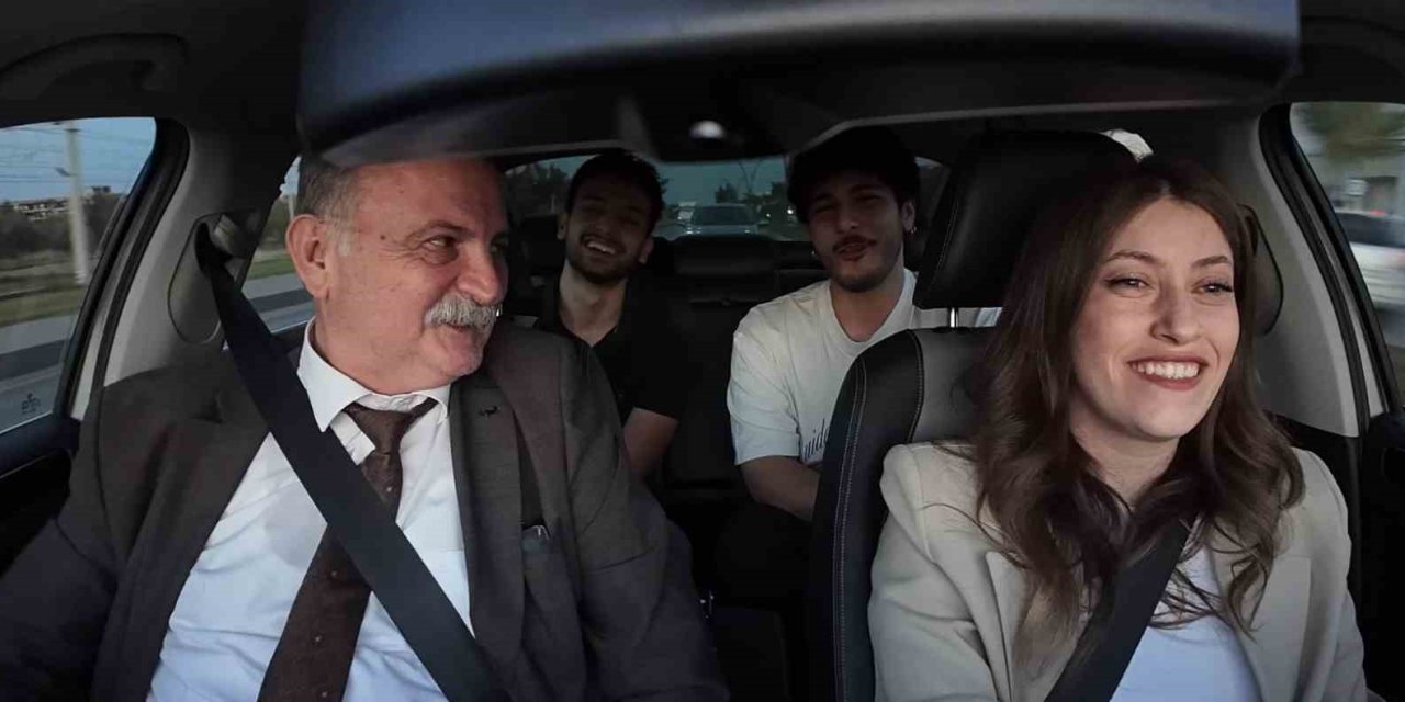 Başkan Balaban’dan Otostop Yapan Öğrencilere Sürpriz Ziyaret