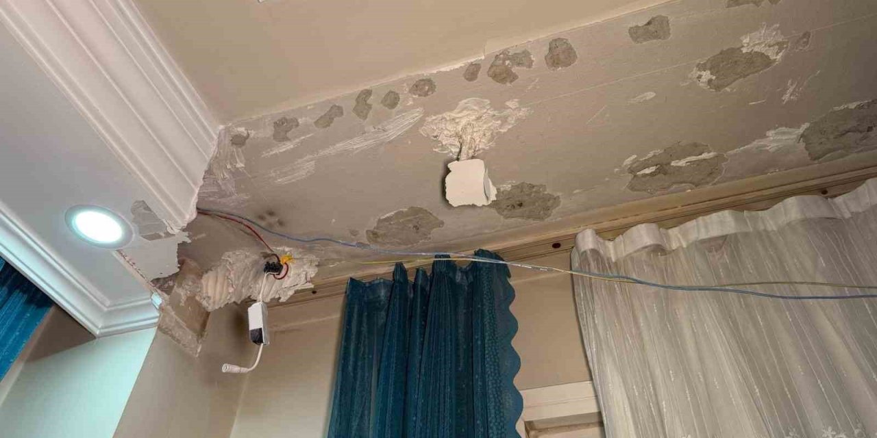 Tekirdağ açıklarındaki 5.0 büyüklüğündeki depremde İstanbul’da bir evin tavanı çöktü