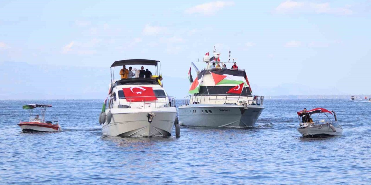 Gemilerden Mesaj: Kararlıyız, Sumud'un Yanındayız