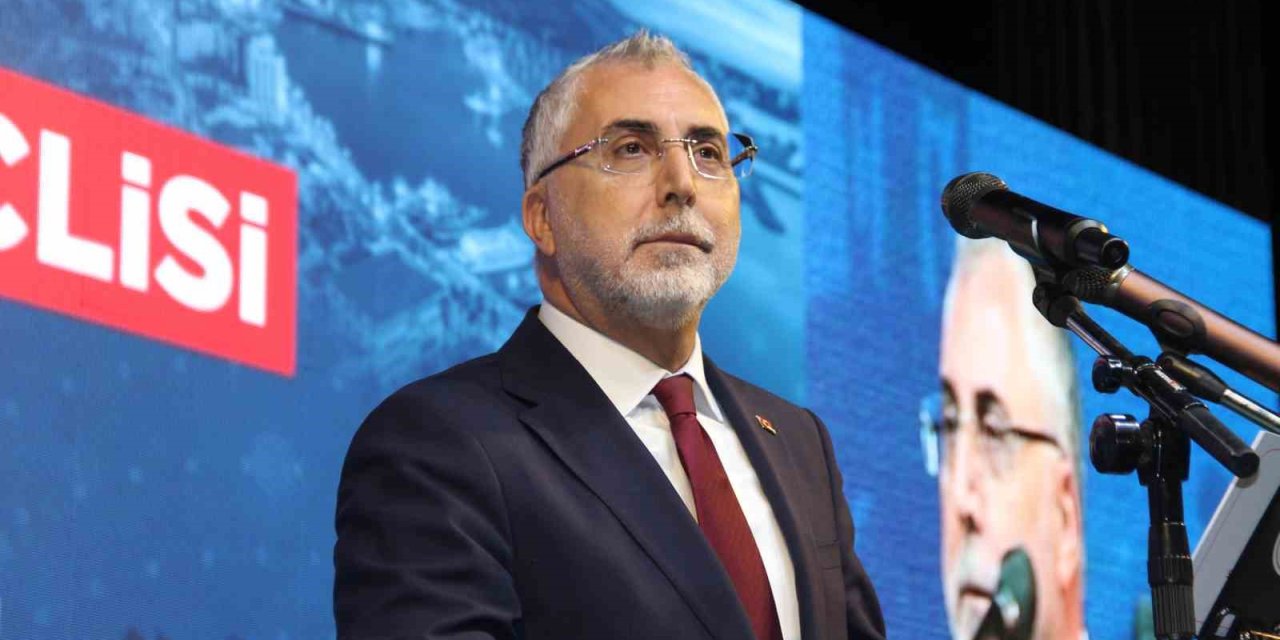 İzmir'in dağlarında çiçek değil, çöp yığınları büyüyor