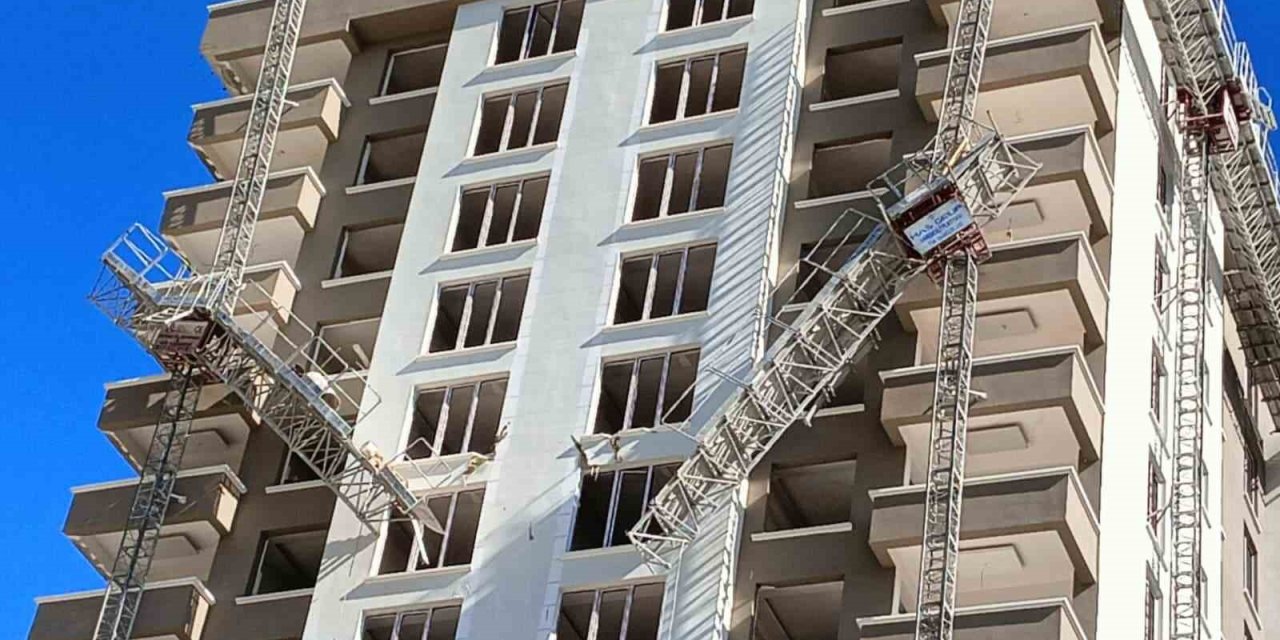 Yük Asansörü 12. Katta İkiye Ayrıldı: İki Kuzen Hayatını Kaybetti