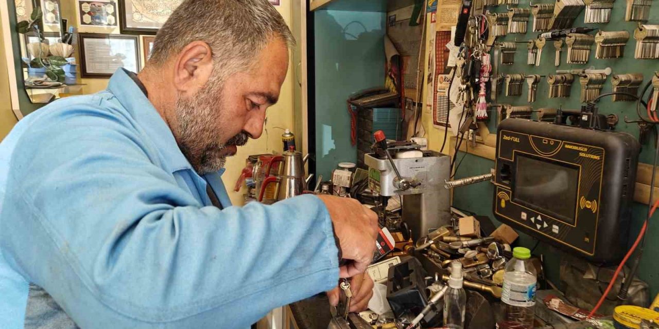 Teknolojinin gölgeleyemediği meslek: Çilingirlik