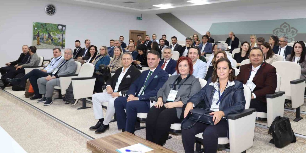 Türkiye'de Ağız, Diş ve Çene Cerrahisi Masaya Yatırıldı