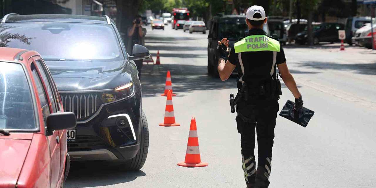Trafikte kurallar sıkılaşıyor: 5 kez hız ihlali yapanlar psikiyatriste!