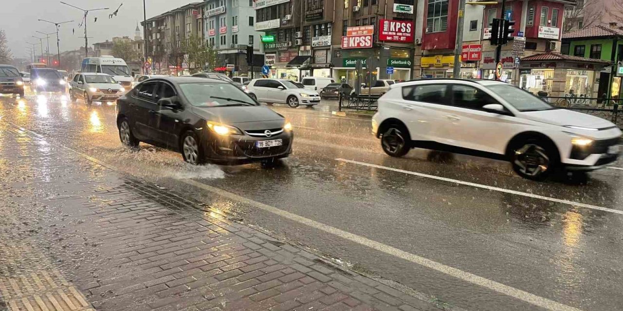 Meteorolojiden Uyarı: Doğu'da Kuvvetli Yağış ve Kar Bekleniyor