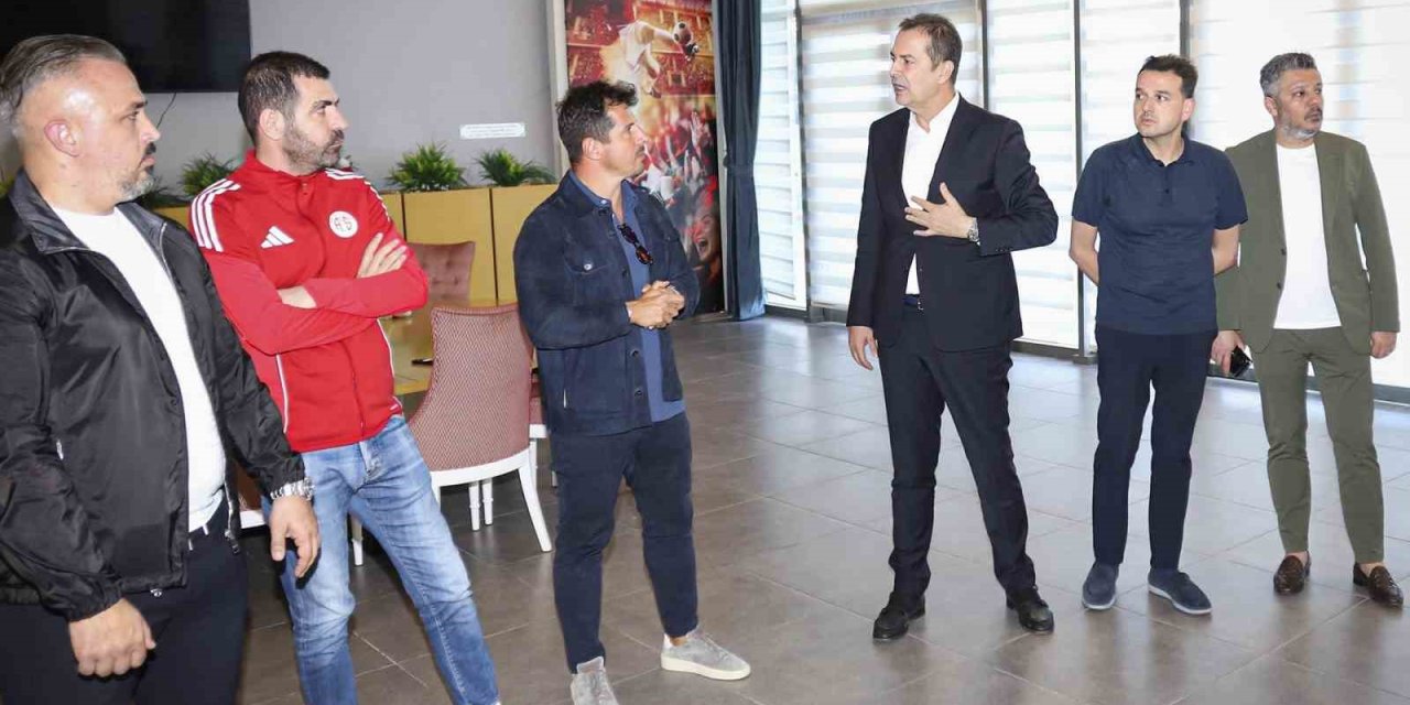 Antalyaspor, Emre Belözoğlu ile yollarını ayırdı