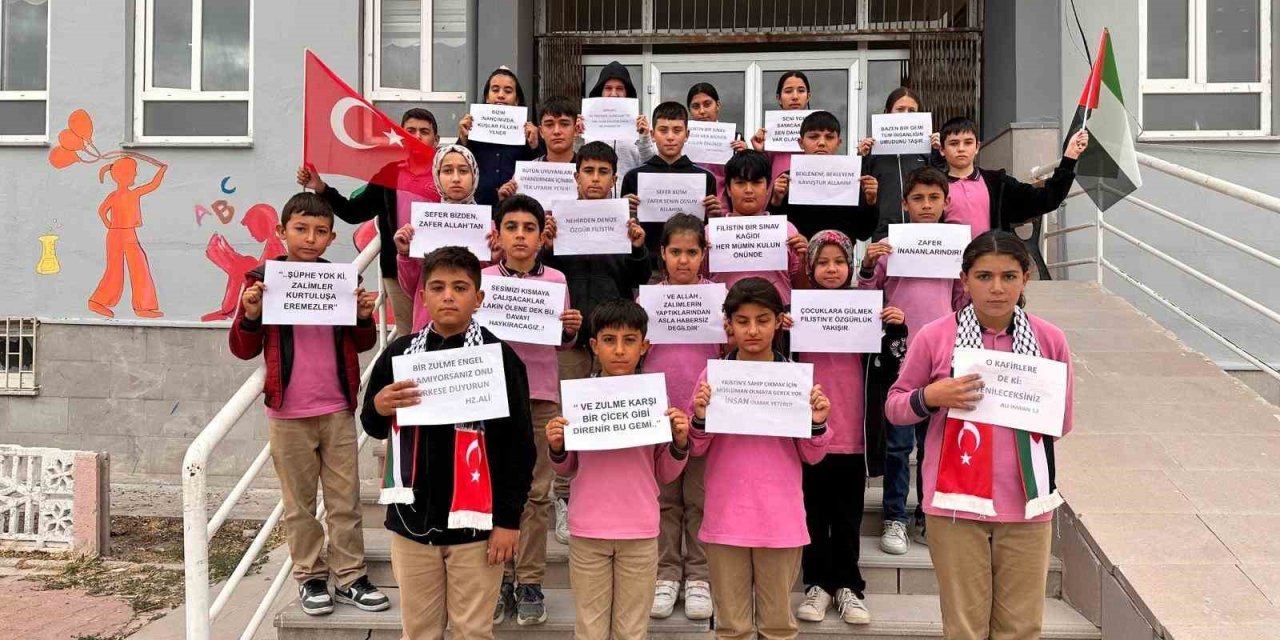 Küçük öğrencilerden Filistin için anlamlı etkinlik