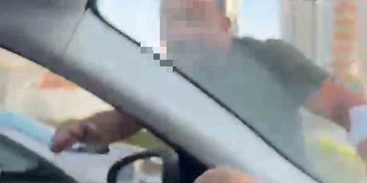 Kayseri'de kadına trafikte dehşeti yaşattı