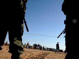 Kaddafi ordusu Brega'yı ele geçirdi