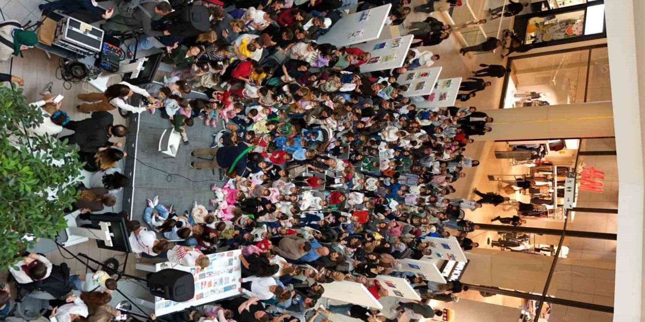 Akiş GYO’dan 20. yıla özel “Kırmızı Karavan” çocuk festivali